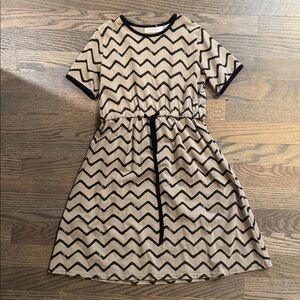 NWOT Tottini Kids Chevron Dress in Khaki Green and Black, size 7
